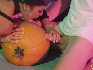 Fakehub Originals - Pumping Pumpkins - 10/28/2021