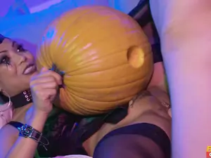 Fakehub Originals - Pumping Pumpkins - 10/28/2021