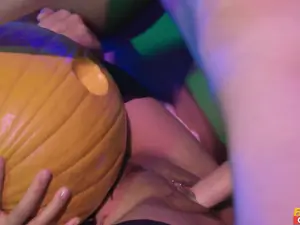 Fakehub Originals - Pumping Pumpkins - 10/28/2021