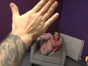 Fake Hostel - Hand Tricks - 05/10/2022