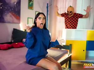 Fakehub Originals - Housemates Halloween Prank - 10/28/2022
