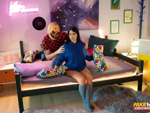 Fakehub Originals - Housemates Halloween Prank - 10/28/2022