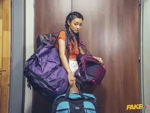 Fake Hostel - The Au Pair - 11/22/2019