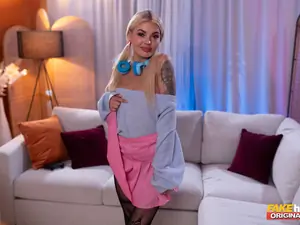 Fakehub Originals - Free-Use, Mail-Order E-Girl - 12/18/2023
