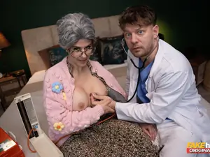 Fakehub Originals - The Very Horny Granny - 04/10/2024