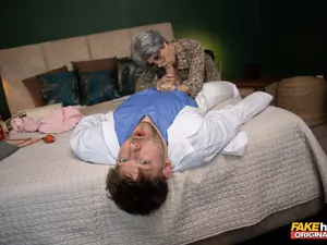 Fakehub Originals - The Very Horny Granny - 04/10/2024