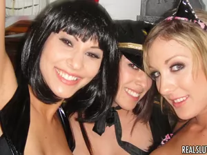 Real Slut Party - What R U Bitches? - 11/25/2009