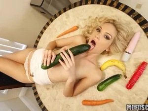 She's A Freak - Make Sure You Fuck Your Vegetables - 09/01/2010