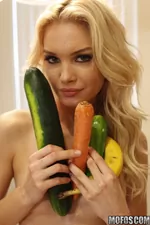 She's A Freak - Make Sure You Fuck Your Vegetables - 09/01/2010