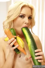 She's A Freak - Make Sure You Fuck Your Vegetables - 09/01/2010