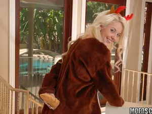 She's A Freak - Getting Ready For Santa - 12/22/2010