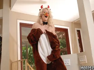 She's A Freak - Getting Ready For Santa - 12/22/2010