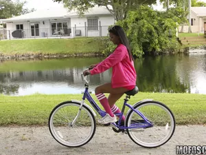 She's A Freak - I Want To Ride My Bicycle - 12/30/2010