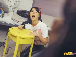 Fake Hostel - ASMR Girl - 01/10/2020