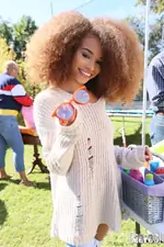 Pervs On Patrol - Getting Lucky At The Yard Sale - 02/21/2019
