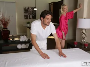 Lets Try Anal - Chloe's Little Secret - 03/29/2019