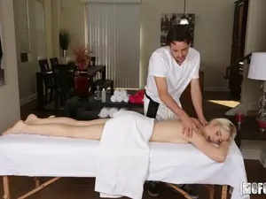 Lets Try Anal - Chloe's Little Secret - 03/29/2019