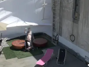 Drone Hunter - Fucking Raven on the Roof - 01/08/2015