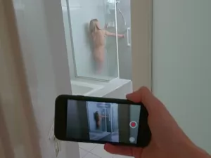 Pervs On Patrol - Stepsister Shower Peepshow - 04/23/2019