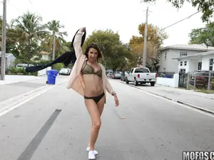Latina Sex Tapes - Public Flashing in the Street - 04/03/2015