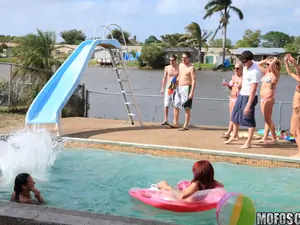 Real Slut Party - Florida Doesn't Wait For Summer - 04/19/2011