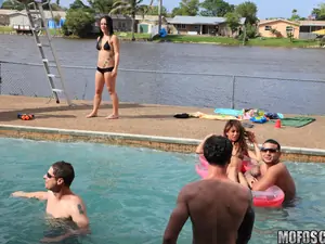 Real Slut Party - Florida Doesn't Wait For Summer - 04/19/2011