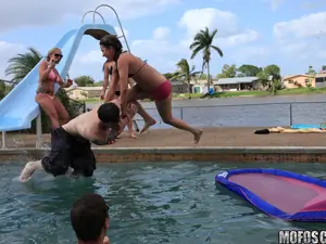Real Slut Party - Florida Doesn't Wait For Summer - 04/19/2011