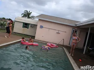 Real Slut Party - Florida Doesn't Wait For Summer - 04/19/2011