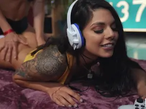 Girls Gone Pink - Gamer Girls - 08/26/2019