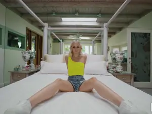 Don't Break Me - Petite Queen - 08/27/2019