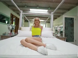 Don't Break Me - Petite Queen - 08/27/2019