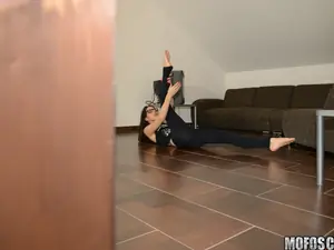 Pervs On Patrol - Yoga Babe Fucks the Voyeur - 05/07/2015