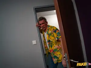 Fake Hostel - Unexpected Wingman on Valentines - 02/14/2021