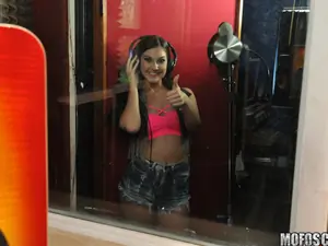 Lets Try Anal - Pop Star's Anal Footage - 07/05/2015