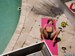 Pervs On Patrol - Teen Hottie Gets Pranked - 07/31/2015