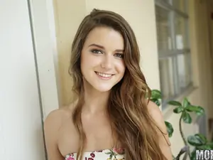 I Know That Girl - Spinner Gets Pussy Fucked - 08/10/2015