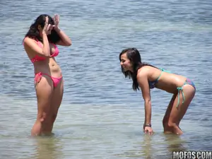 Pervs On Patrol - Peaches on the Beaches - 06/02/2011
