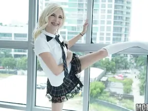 I Know That Girl - Two Tiny Teen Spinners - 08/24/2015