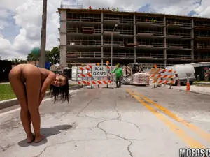 Latina Sex Tapes - Latina Streaks in Construction Site - 09/04/2015