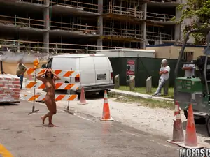 Latina Sex Tapes - Latina Streaks in Construction Site - 09/04/2015