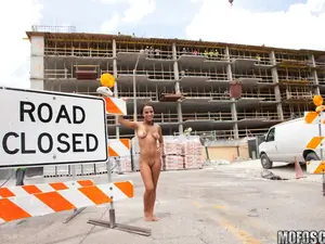 Latina Sex Tapes - Latina Streaks in Construction Site - 09/04/2015