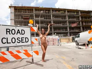 Latina Sex Tapes - Latina Streaks in Construction Site - 09/04/2015