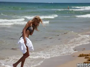 Pervs On Patrol - Tiny Blonde Fucks Hotel Employee - 09/22/2015