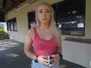 Stranded Teens - Hottie Has Nowhere To Go - 03/18/2020