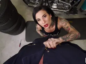 I Know That Girl - Squirting Biker Babe Fucks The Mechanic - 03/21/2020