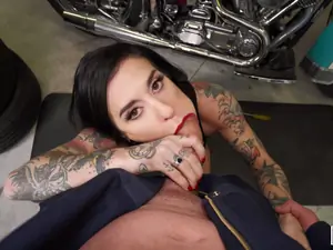 I Know That Girl - Squirting Biker Babe Fucks The Mechanic - 03/21/2020