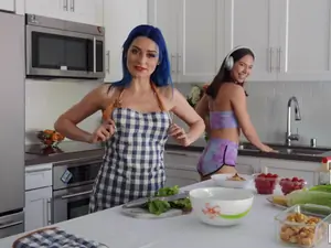 Girls Gone Pink - Jewelz Sexy Kitchen - 04/13/2020