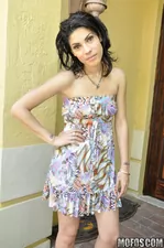 Latina Sex Tapes - Esta Chica Es Loco - 06/20/2011