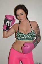 I Know That Girl - Sexy Boxing Chick in Leggings - 12/28/2015