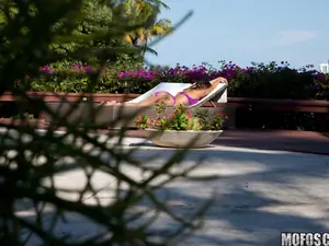Pervs On Patrol - Natural Hottie's Trimmed Pussy - 12/31/2015